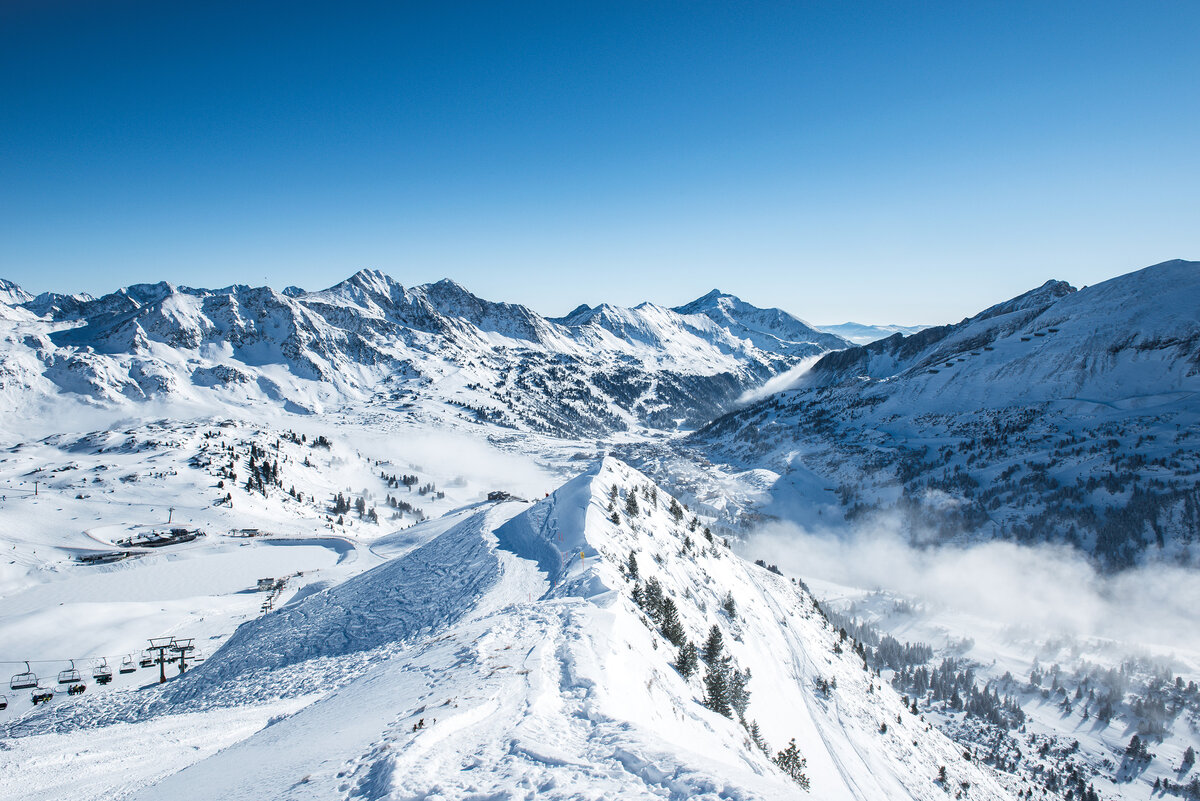 Panoramablick mit Winterlandschaft in Obertauern
