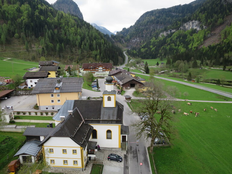 Luftaufnahme vom Ort Untertauern im Salzburger Land
