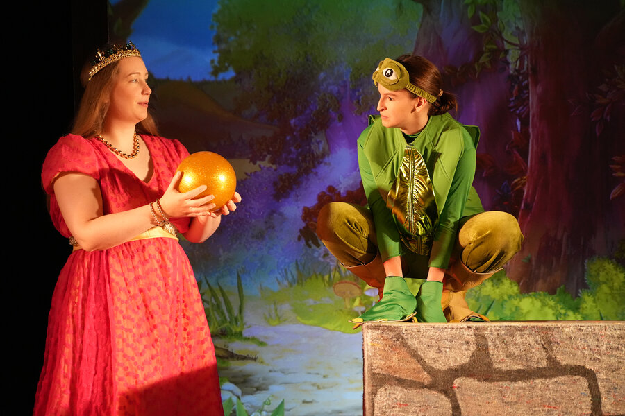 Theaterstück „Froschkönig“ beim Kindertheater in Obertauern