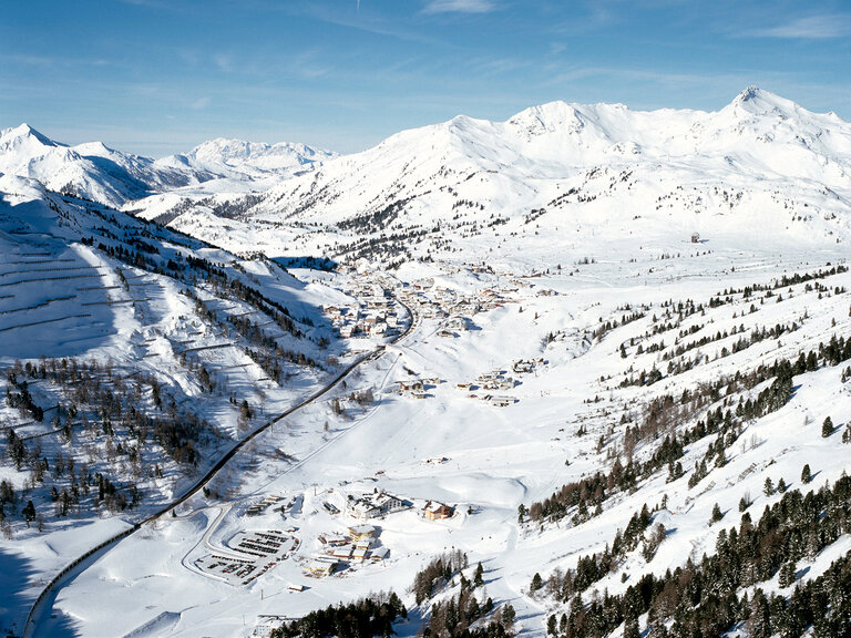 Verschneite Bergwelt in Obertauern