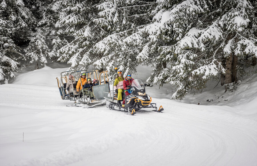 Skidoo-Transport zur Rodelbahn in Obertauern