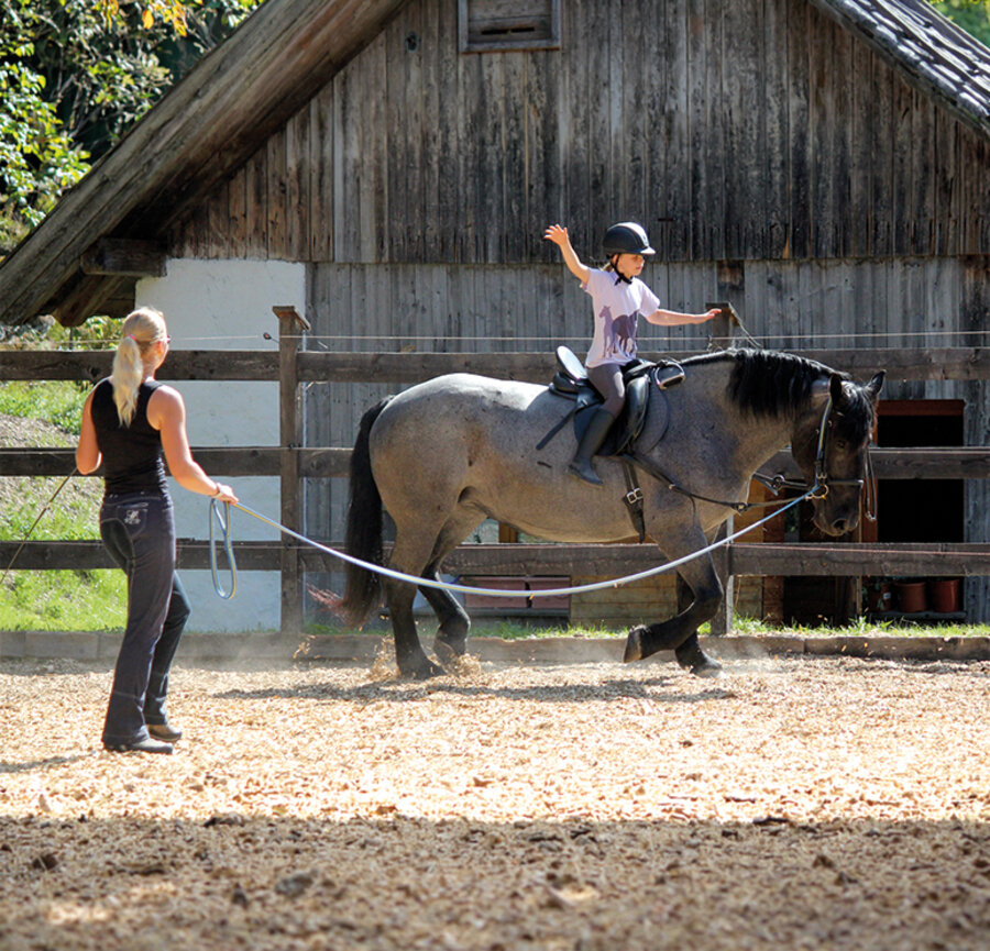 Reitstunde mit Kind und Pferd in Obertauern